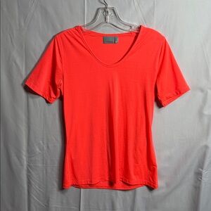 P60. Athleta tee-shirt
Orange
Size S